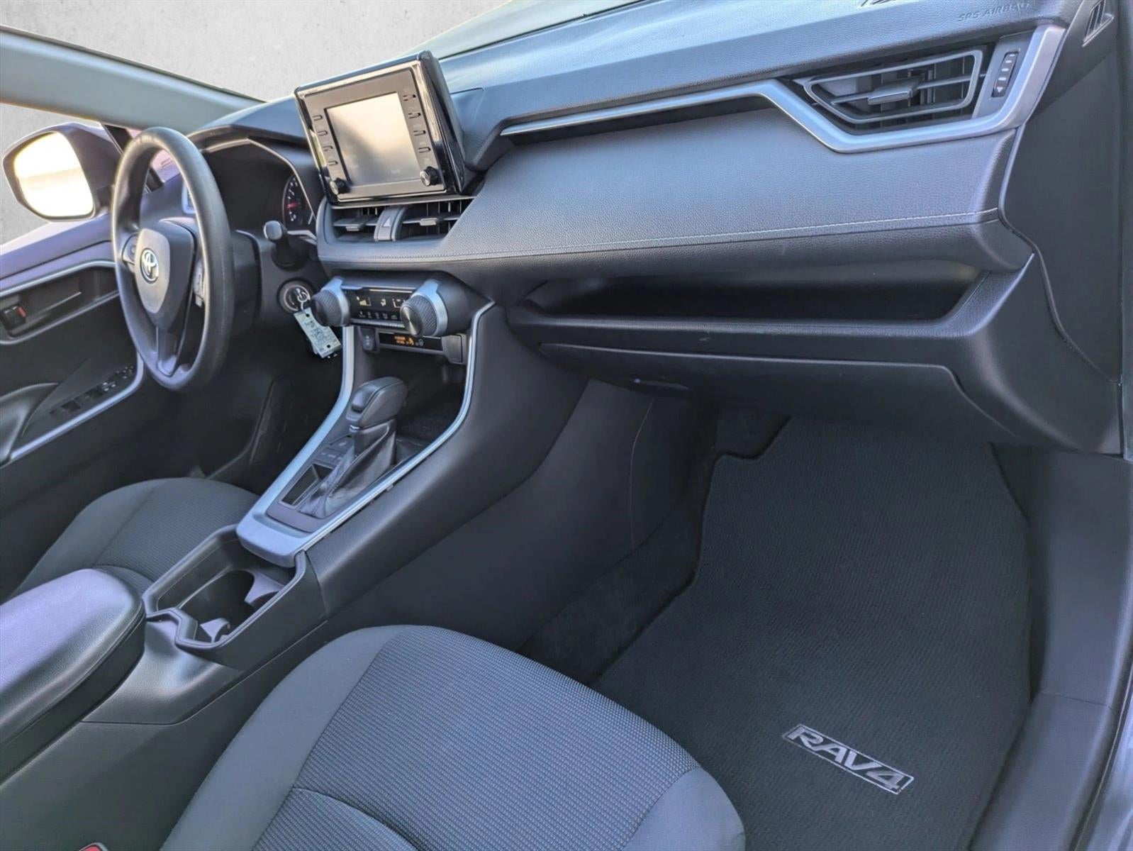 2019 Toyota RAV4 LE FWD (GS)