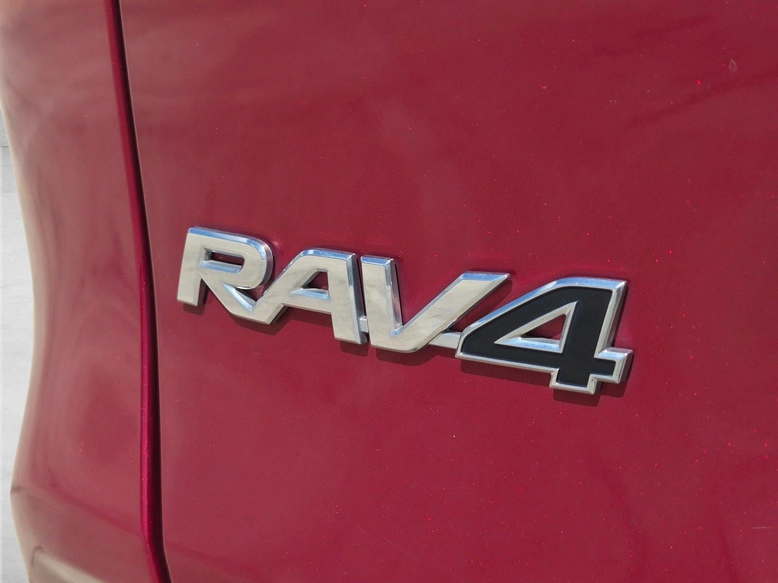 2022 Toyota RAV4 LE FWD (GS)