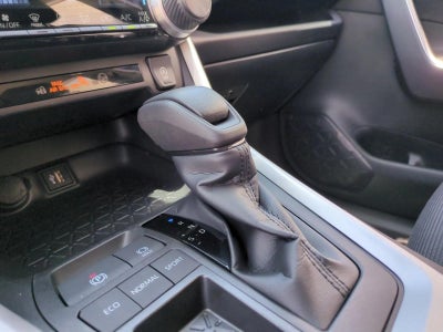 2025 Toyota RAV4 LE FWD (GS)