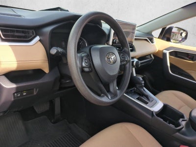 2025 Toyota RAV4 LE FWD (GS)