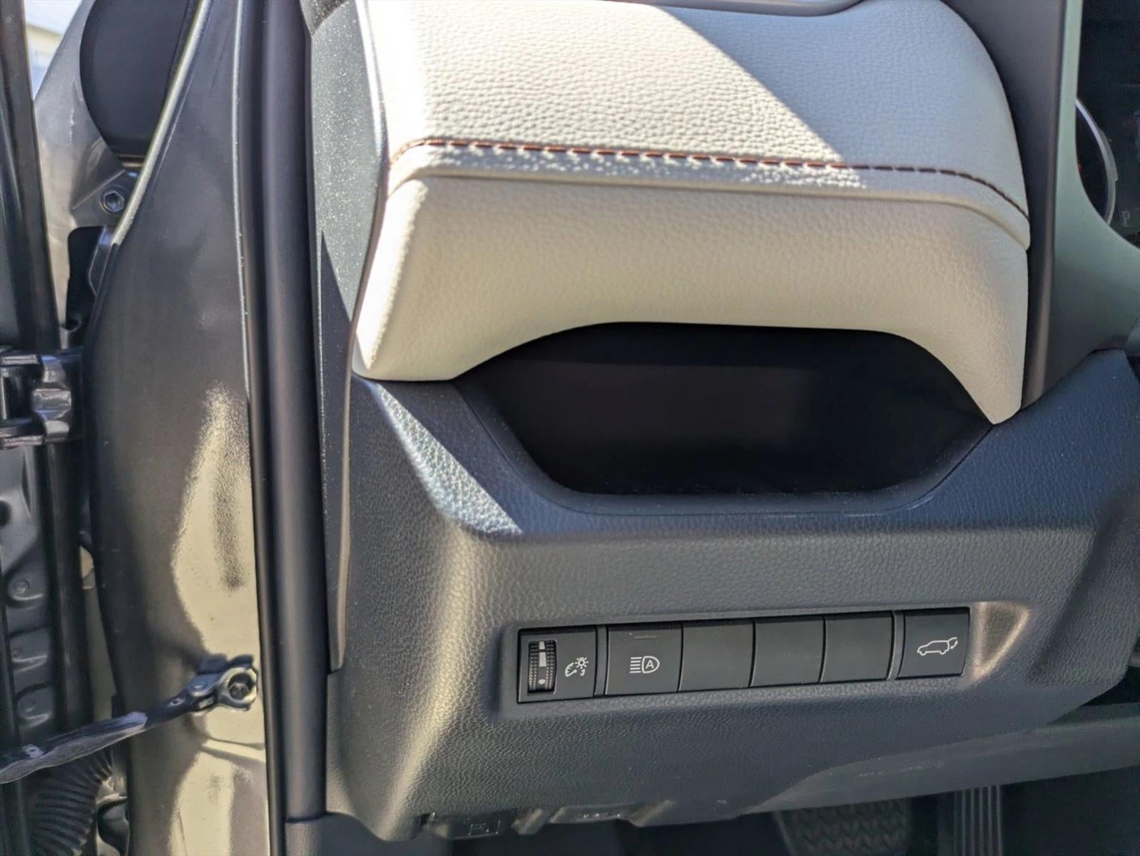 2021 Toyota RAV4 XLE AWD (Natl)