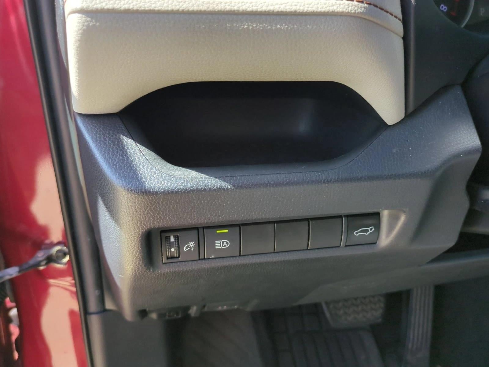 2021 Toyota RAV4 XLE FWD (GS)
