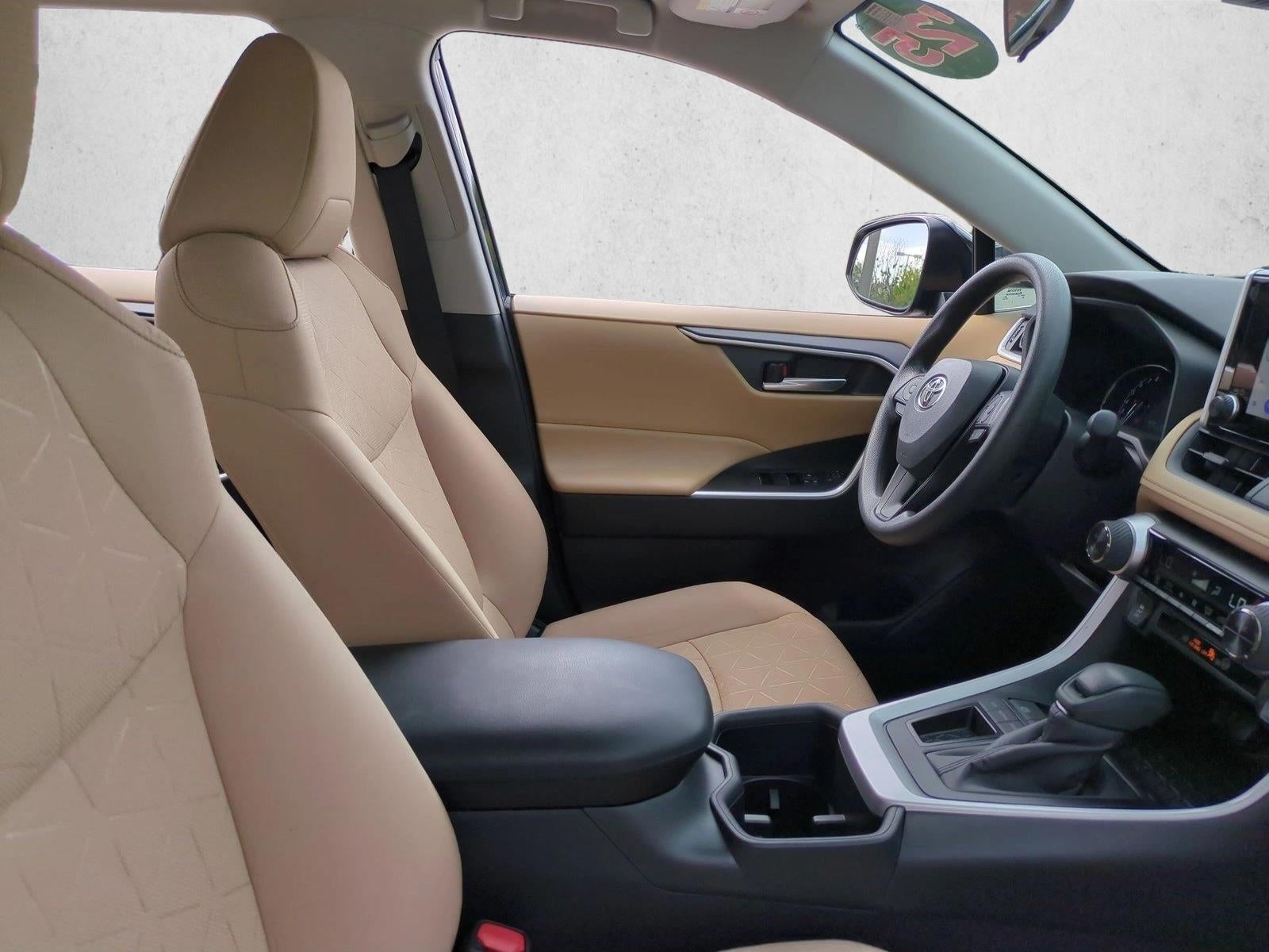 2025 Toyota RAV4 XLE FWD (GS)