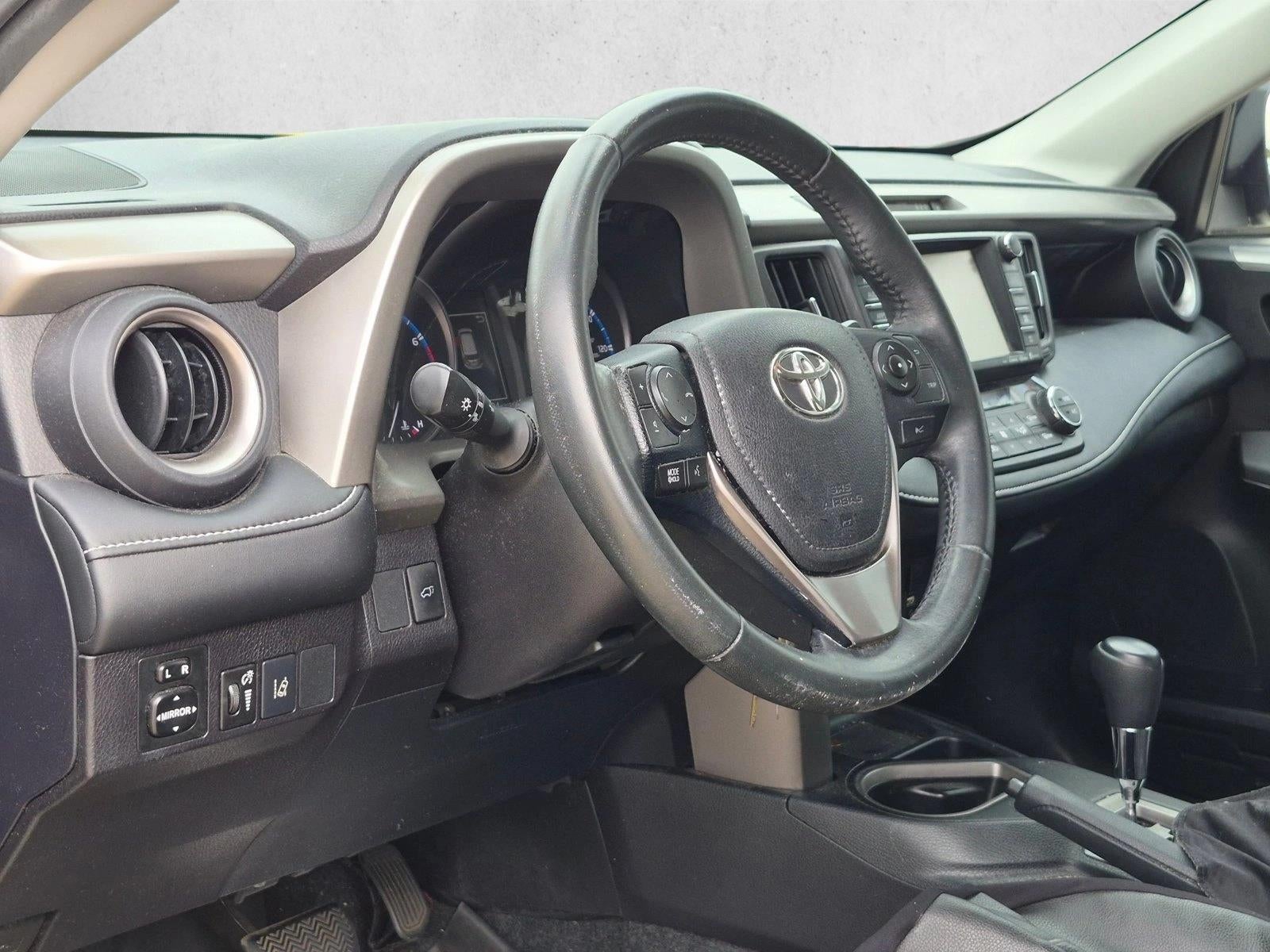 2017 Toyota RAV4 XLE FWD (GS)