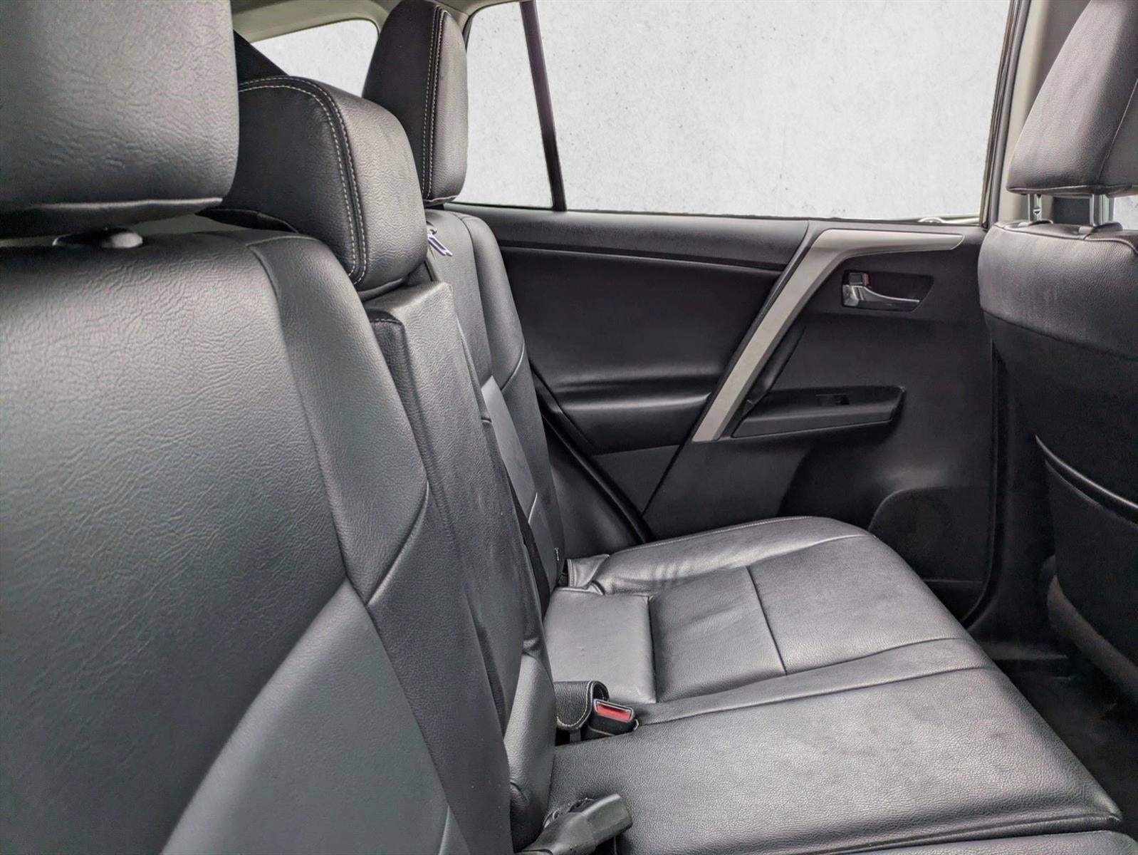 2017 Toyota RAV4 XLE FWD (GS)