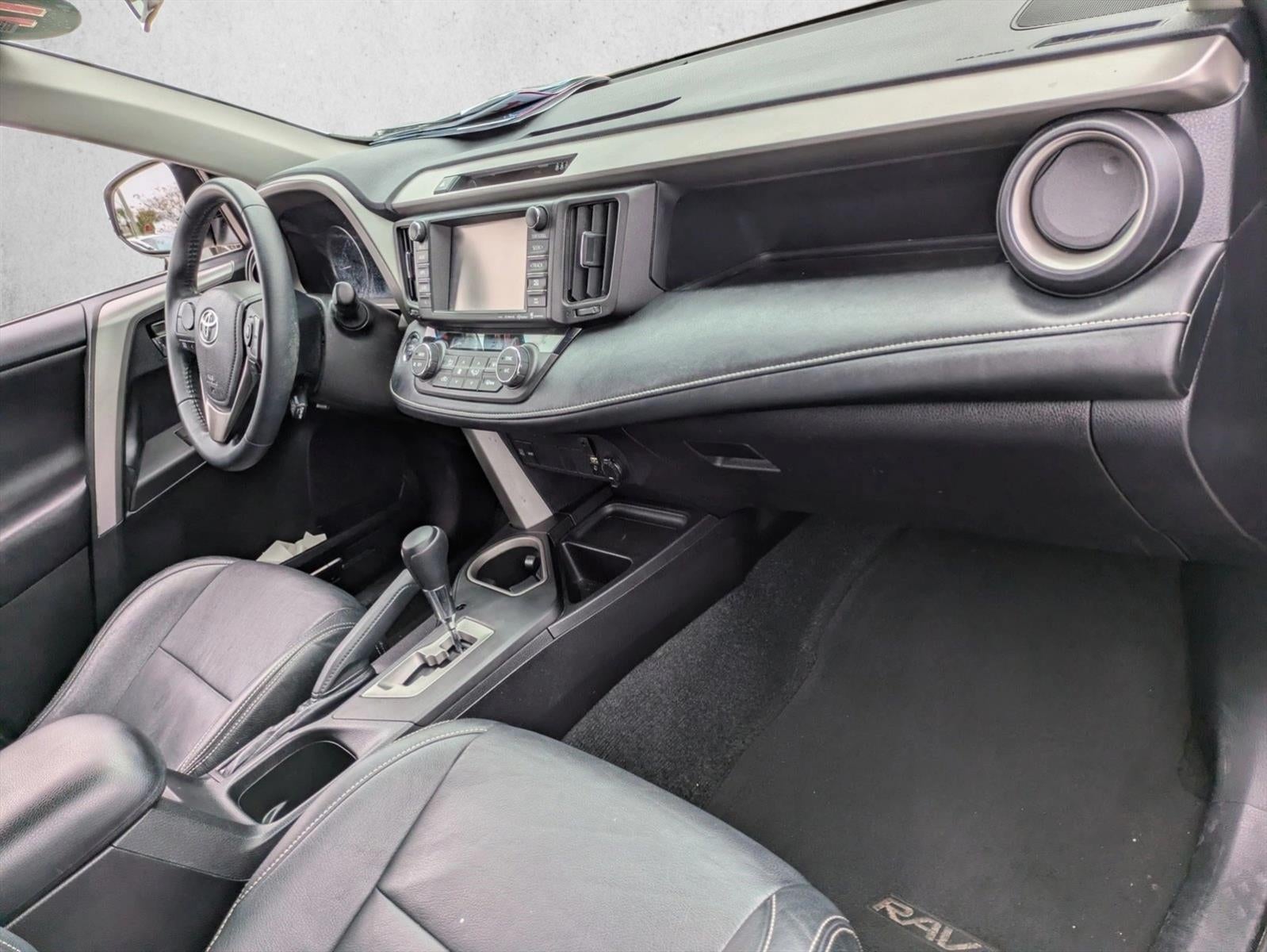 2017 Toyota RAV4 XLE FWD (GS)