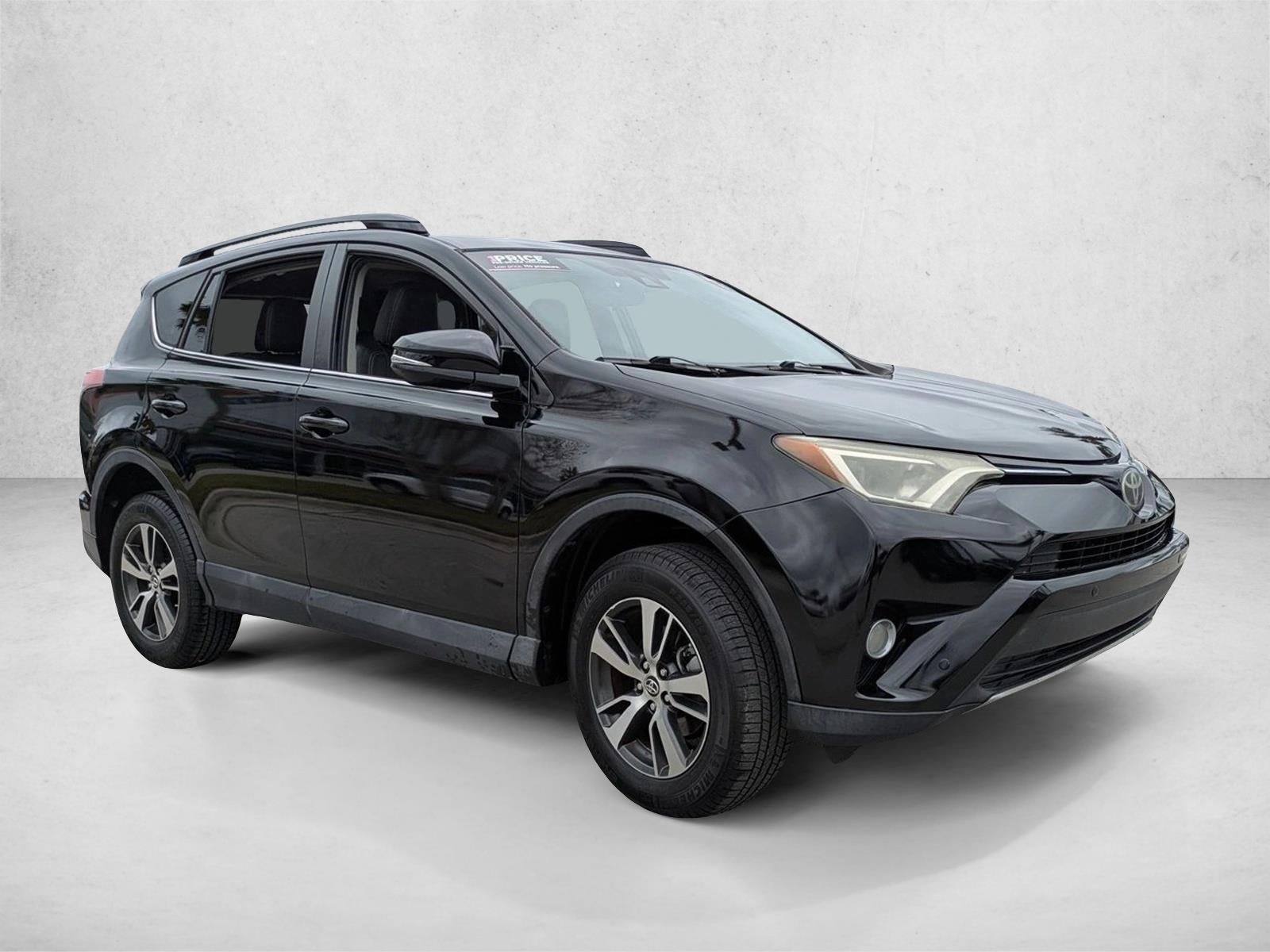2017 Toyota RAV4 XLE FWD (GS)