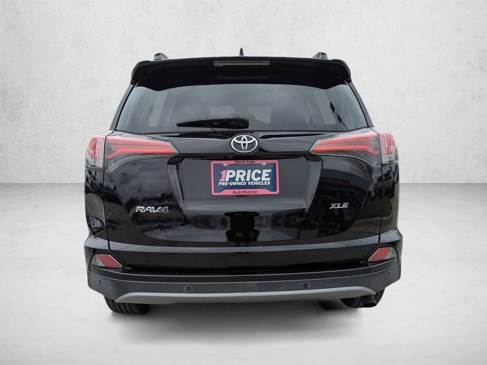 2017 Toyota RAV4 XLE FWD (GS)