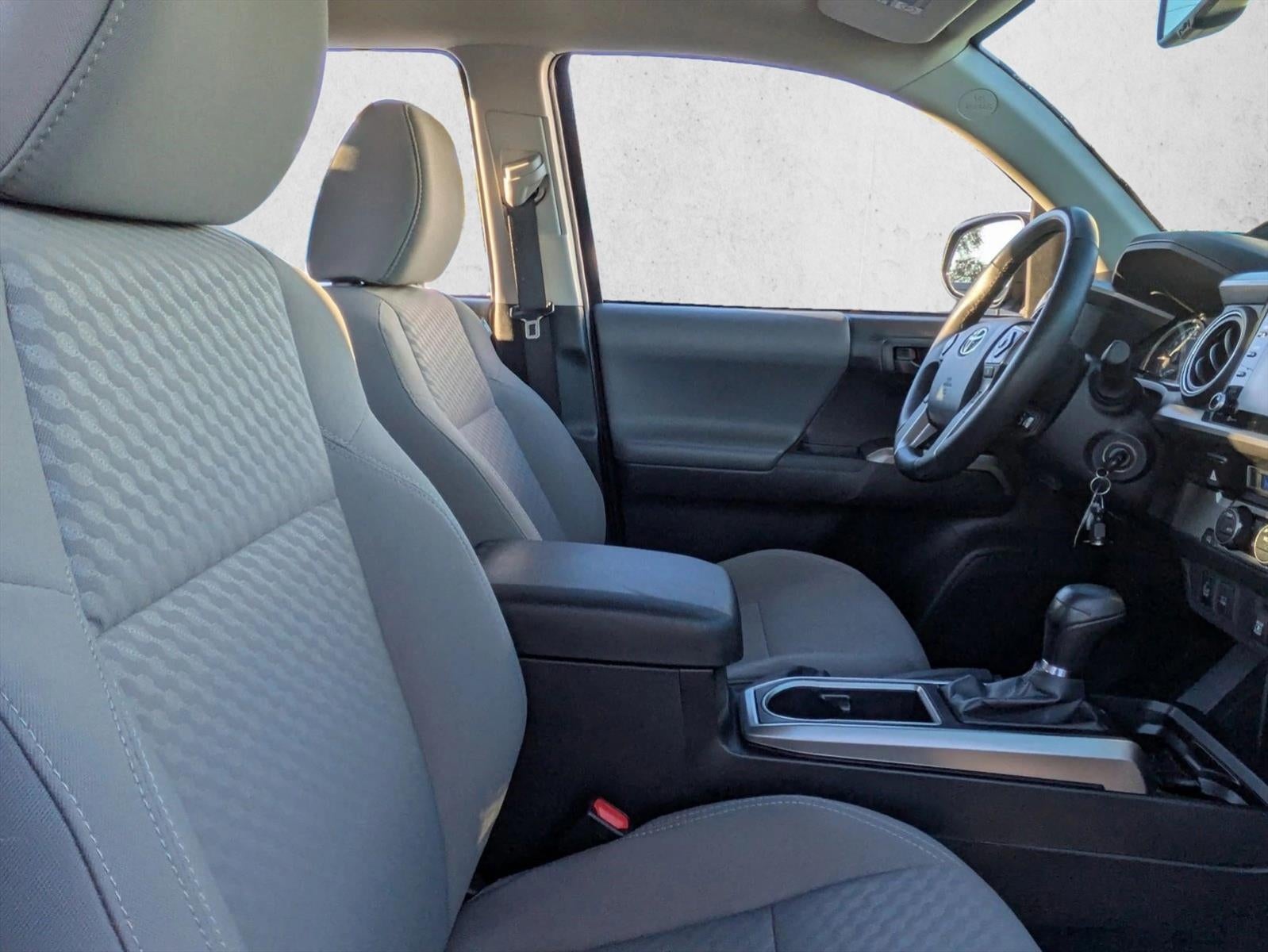 2022 Toyota Tacoma 2WD 2WD SR5 Double Cab 5' Bed V6 AT (GS)