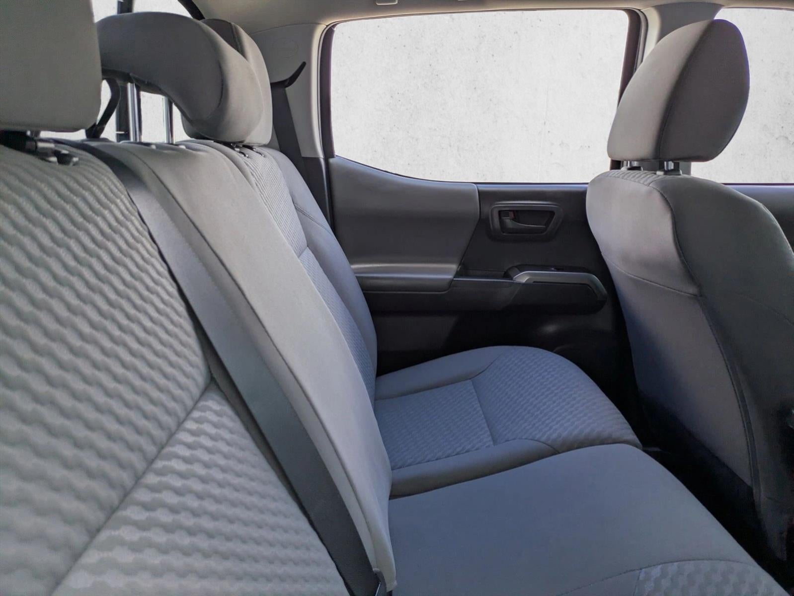 2022 Toyota Tacoma 2WD 2WD SR5 Double Cab 5' Bed V6 AT (GS)