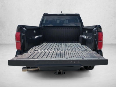 2024 Toyota Tacoma 2WD 2WD SR5 Double Cab 5' Bed AT (SE)