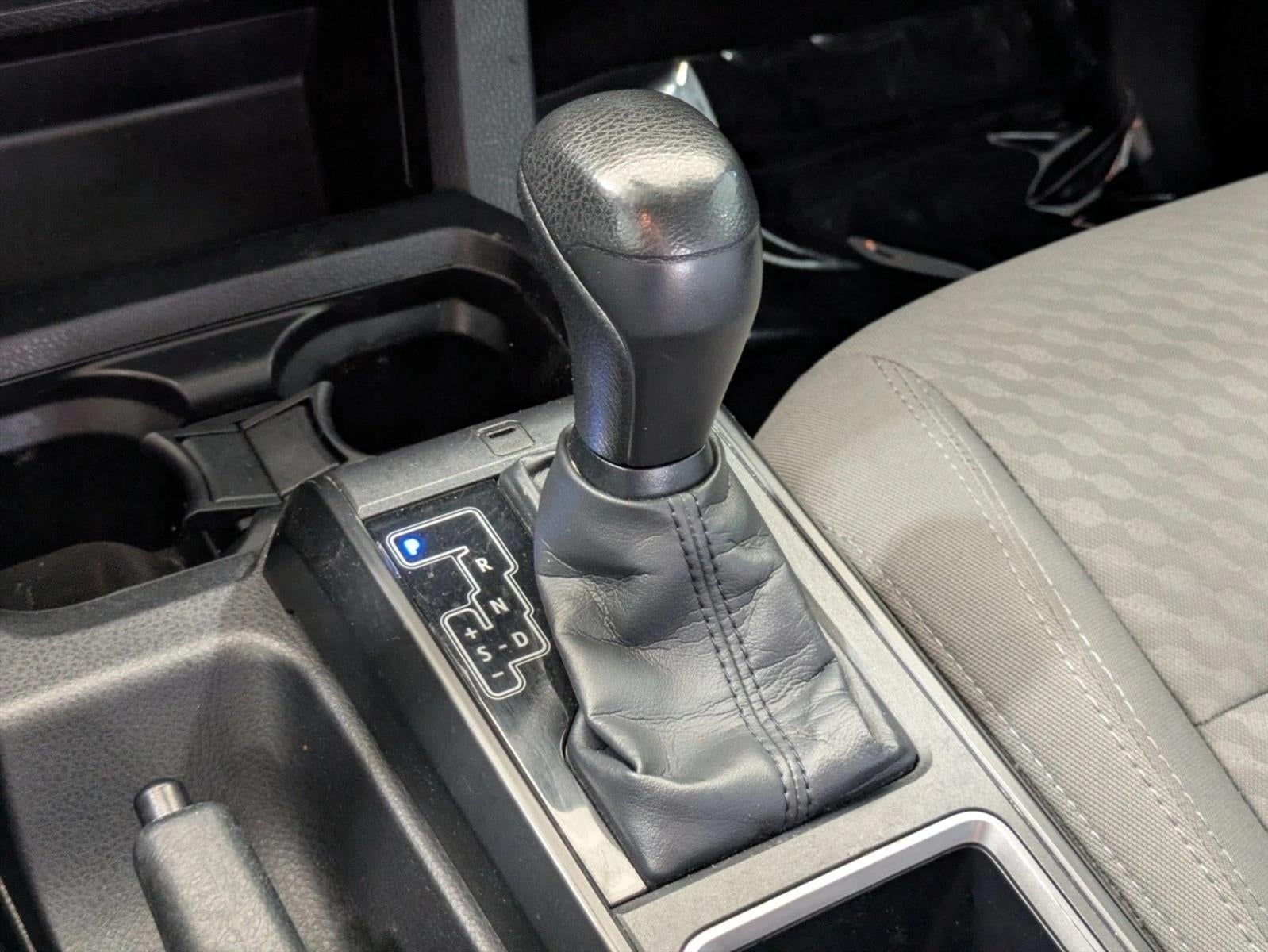 2022 Toyota Tacoma 2WD 2WD SR Double Cab 5' Bed I4 AT (GS)