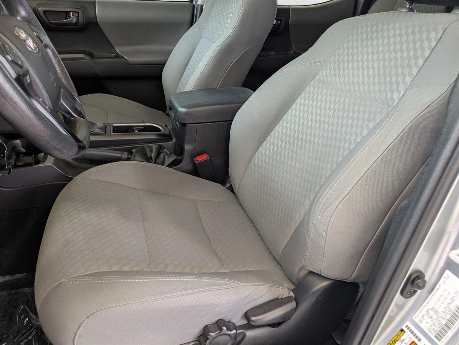 2022 Toyota Tacoma 2WD 2WD SR Double Cab 5' Bed I4 AT (GS)