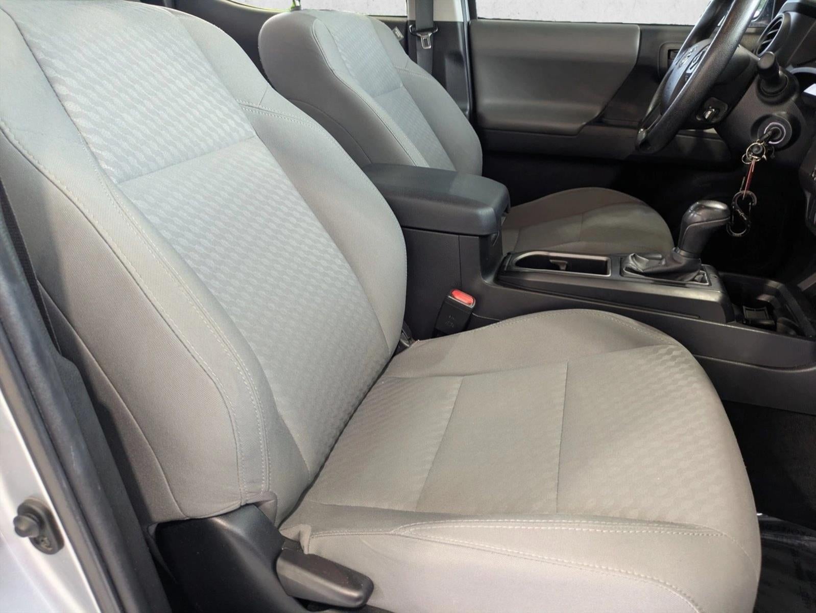 2022 Toyota Tacoma 2WD 2WD SR Double Cab 5' Bed I4 AT (GS)