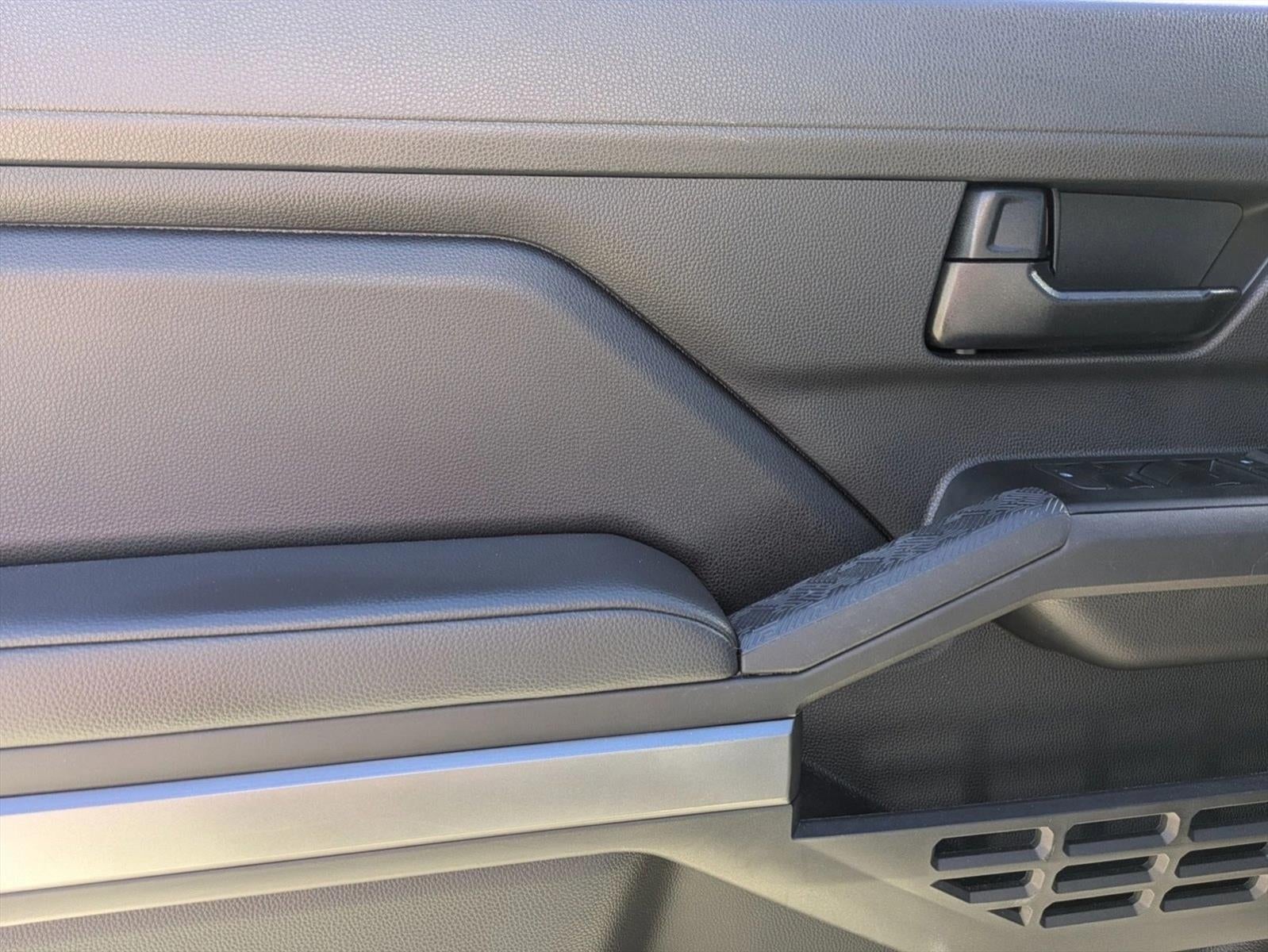 2024 Toyota Tacoma 2WD 2WD SR5 Double Cab 5' Bed AT (Natl)