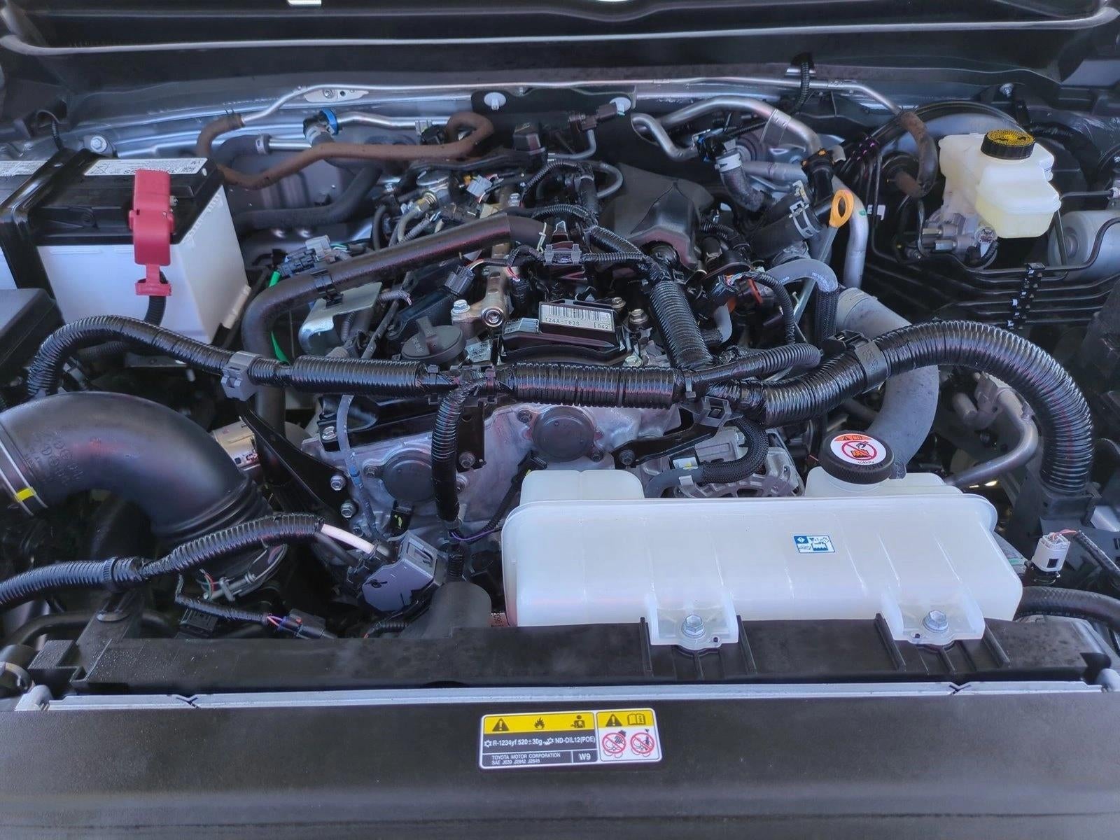 2024 Toyota Tacoma 2WD 2WD SR5 Double Cab 5' Bed AT (SE)