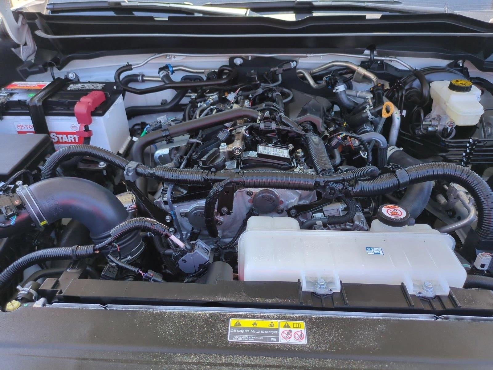 2024 Toyota Tacoma 2WD 2WD SR5 Double Cab 5' Bed AT (SE)