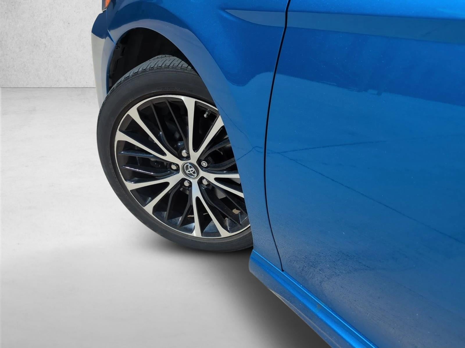 2019 Toyota Camry SE Auto (SE)