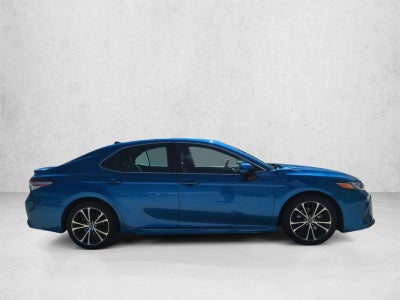 2019 Toyota Camry SE Auto (SE)