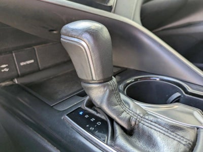 2019 Toyota Camry SE Auto (SE)