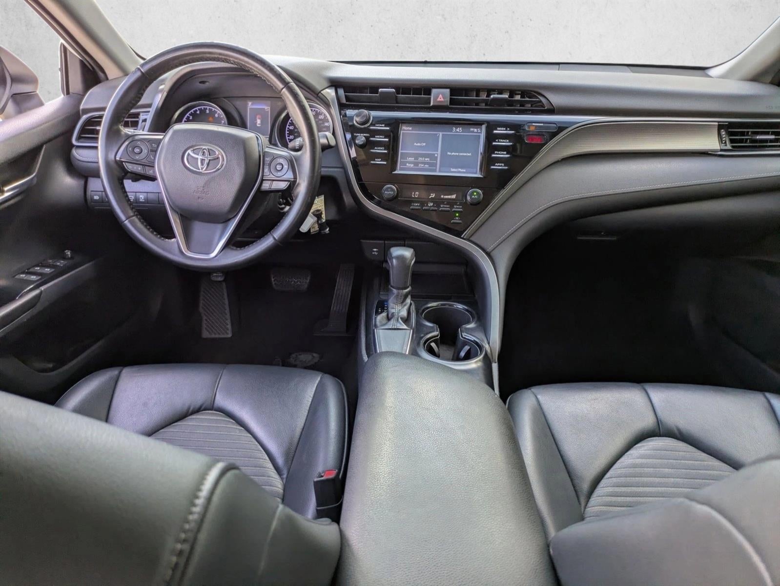 2019 Toyota Camry SE Auto (SE)