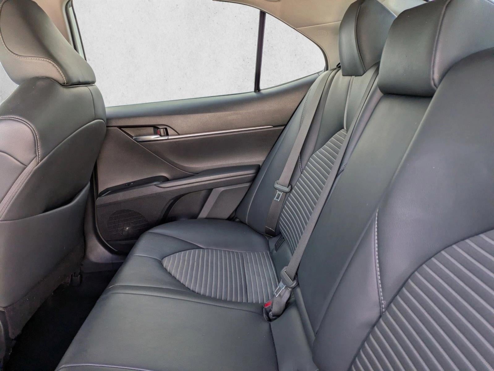 2019 Toyota Camry SE Auto (SE)