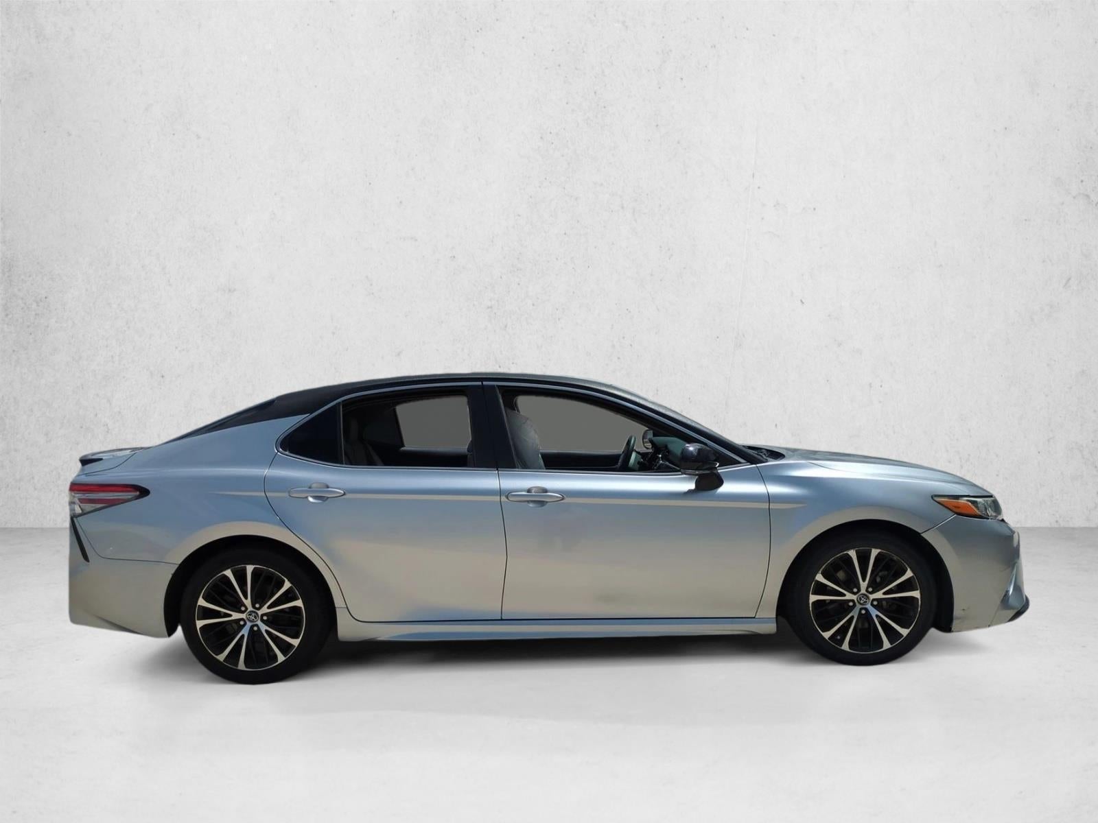 2018 Toyota Camry SE Auto (SE)