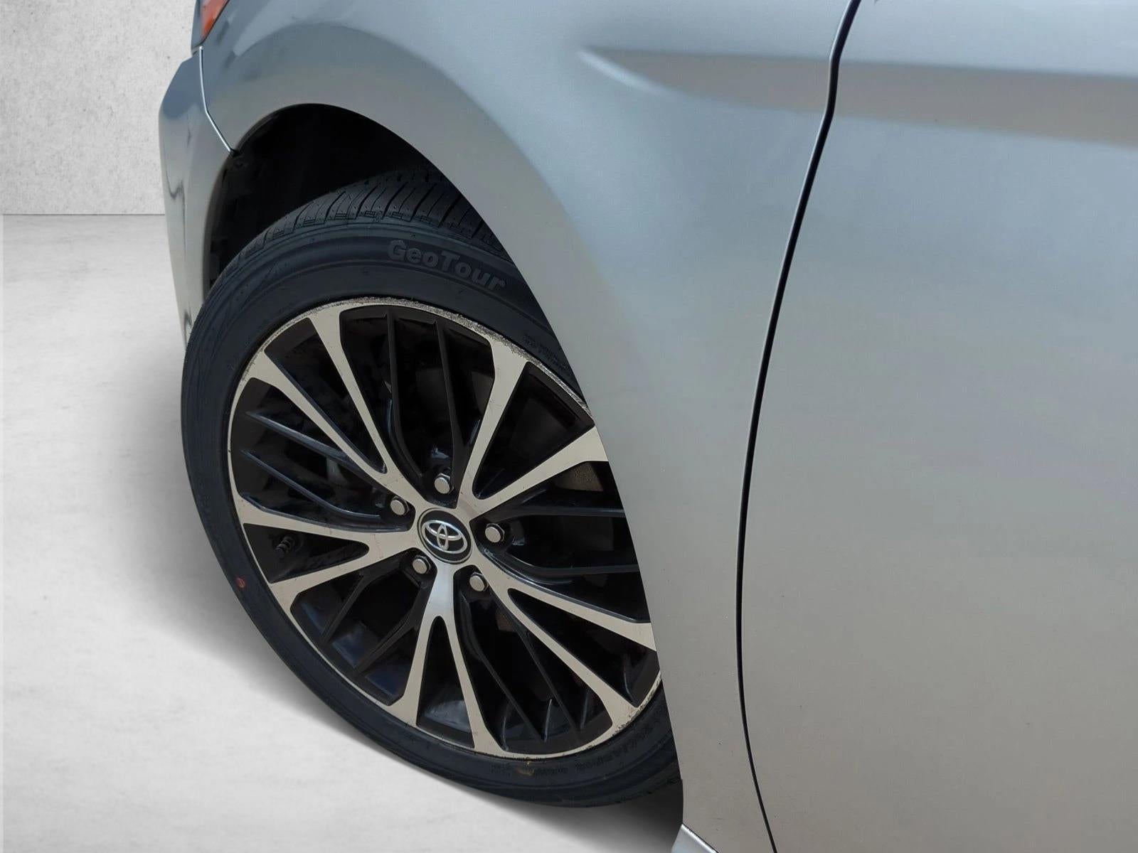 2018 Toyota Camry SE Auto (SE)