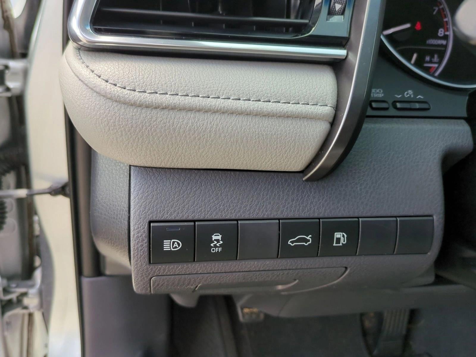 2018 Toyota Camry SE Auto (SE)