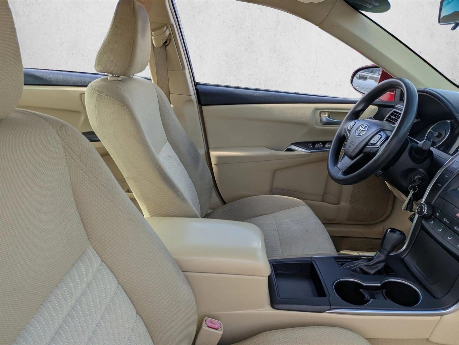 2017 Toyota Camry LE Auto (SE)