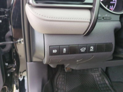 2023 Toyota Camry LE Auto (SE)
