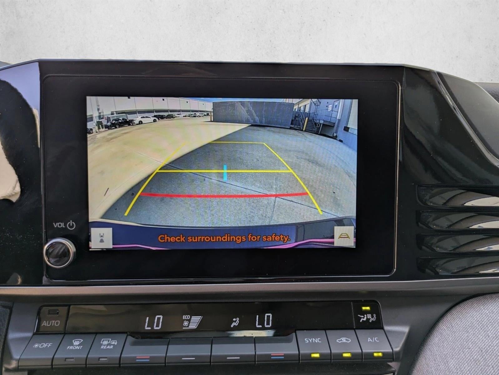 2025 Toyota Camry LE (SE)