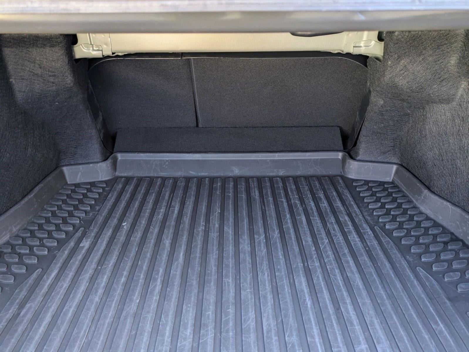 2025 Toyota Camry LE (SE)