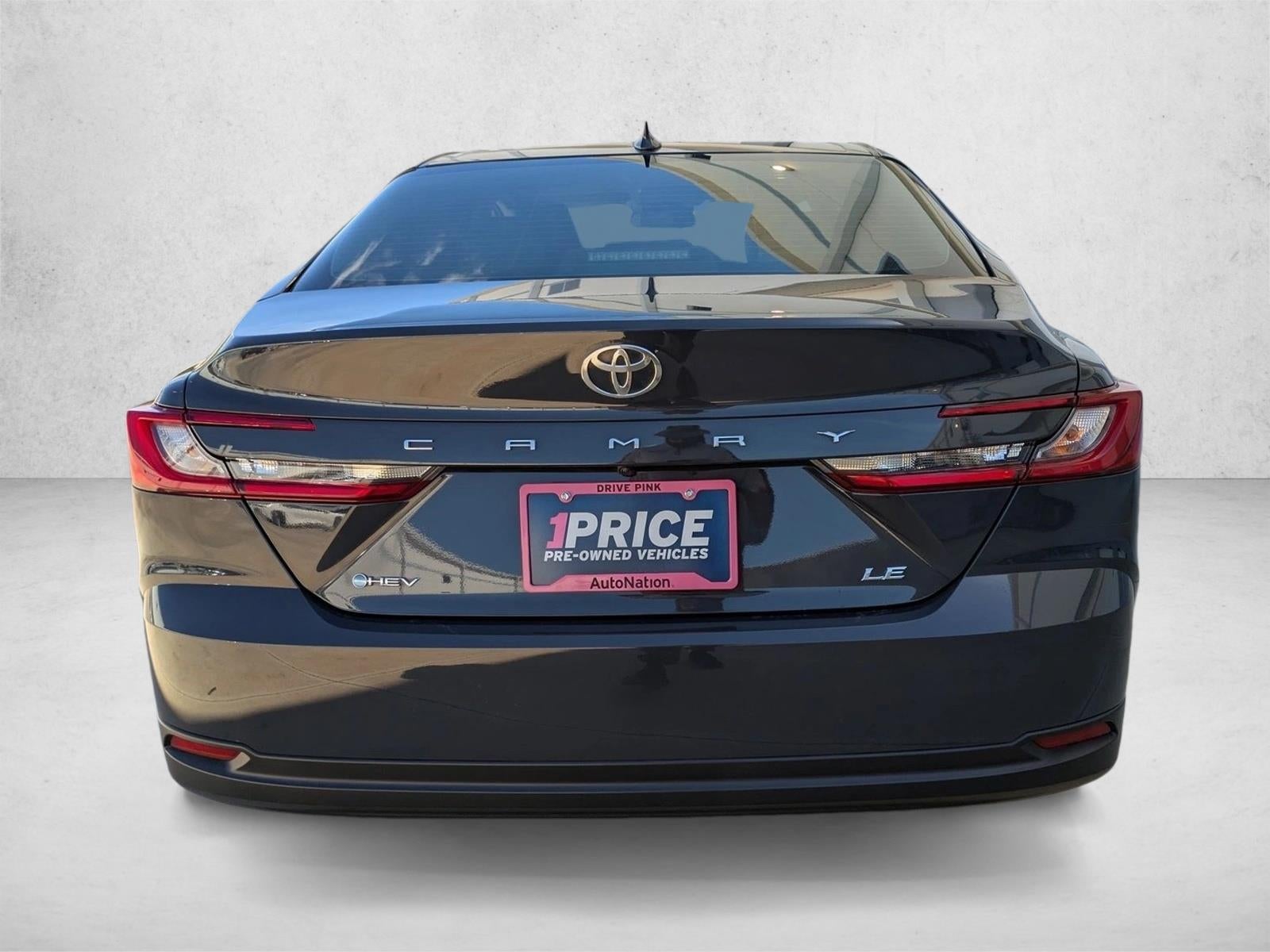 2025 Toyota Camry LE (SE)