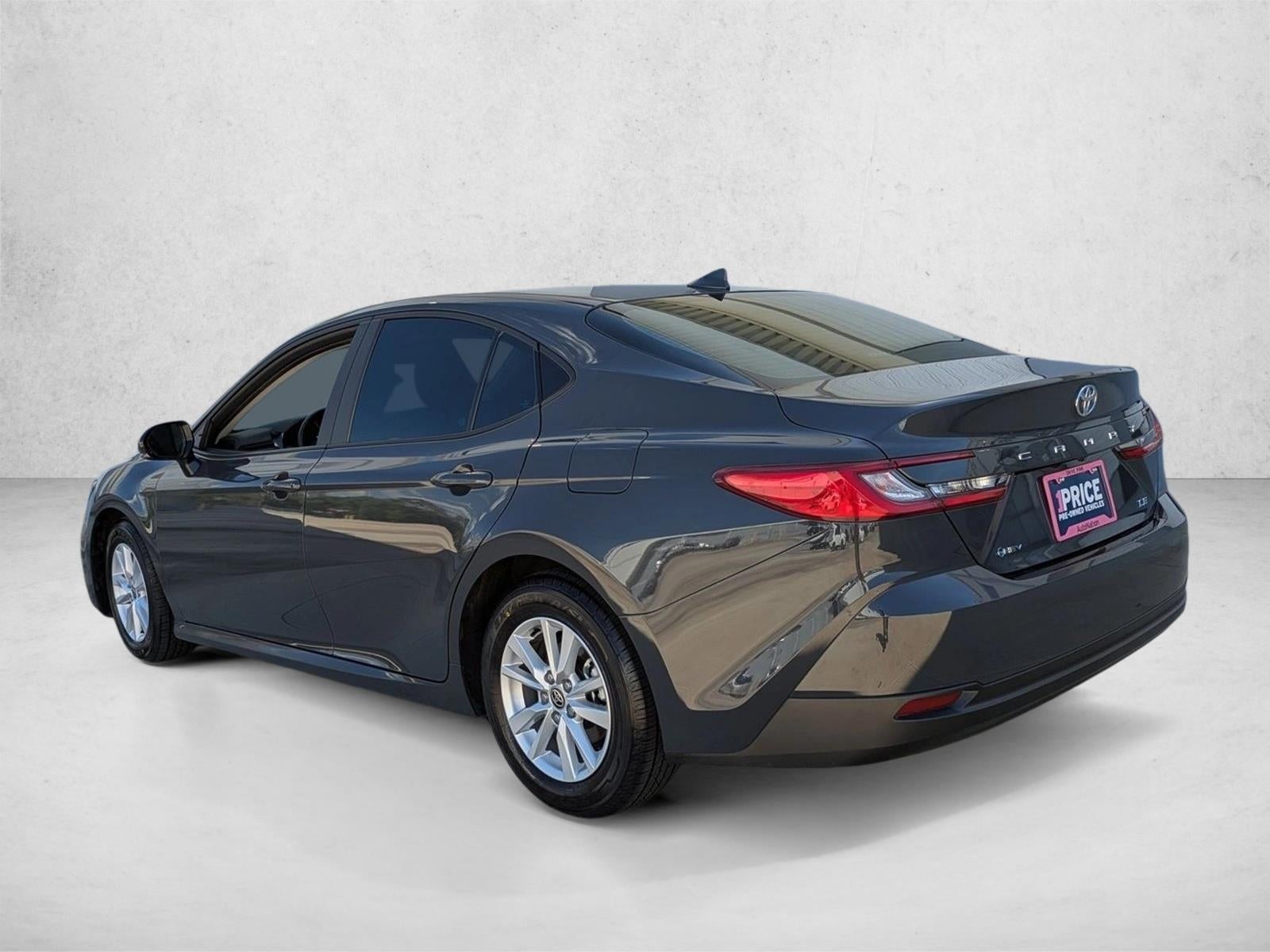 2025 Toyota Camry LE (SE)