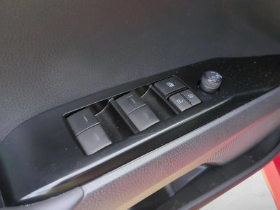 2025 Toyota Camry LE (Natl)