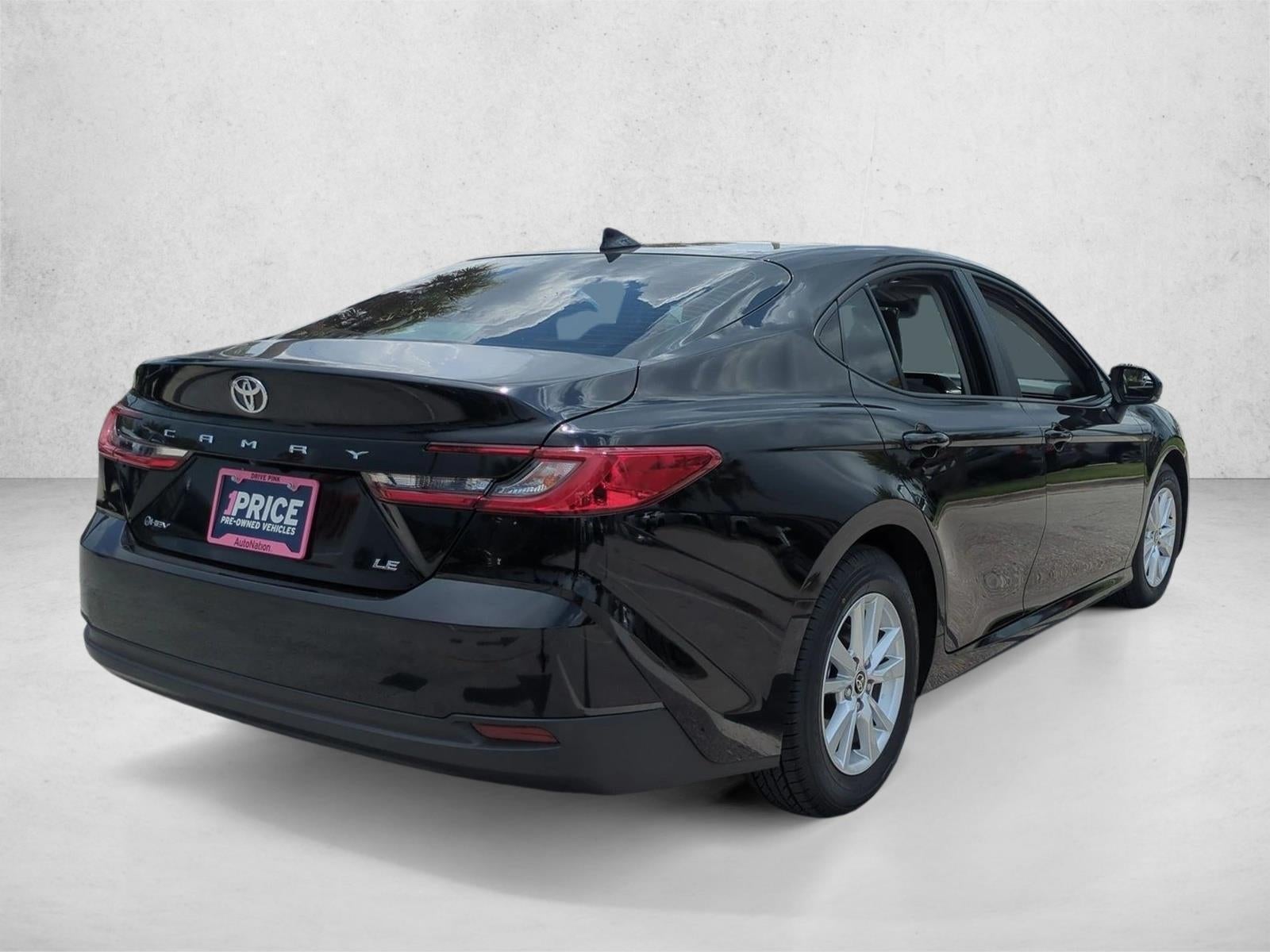 2025 Toyota Camry LE (Natl)