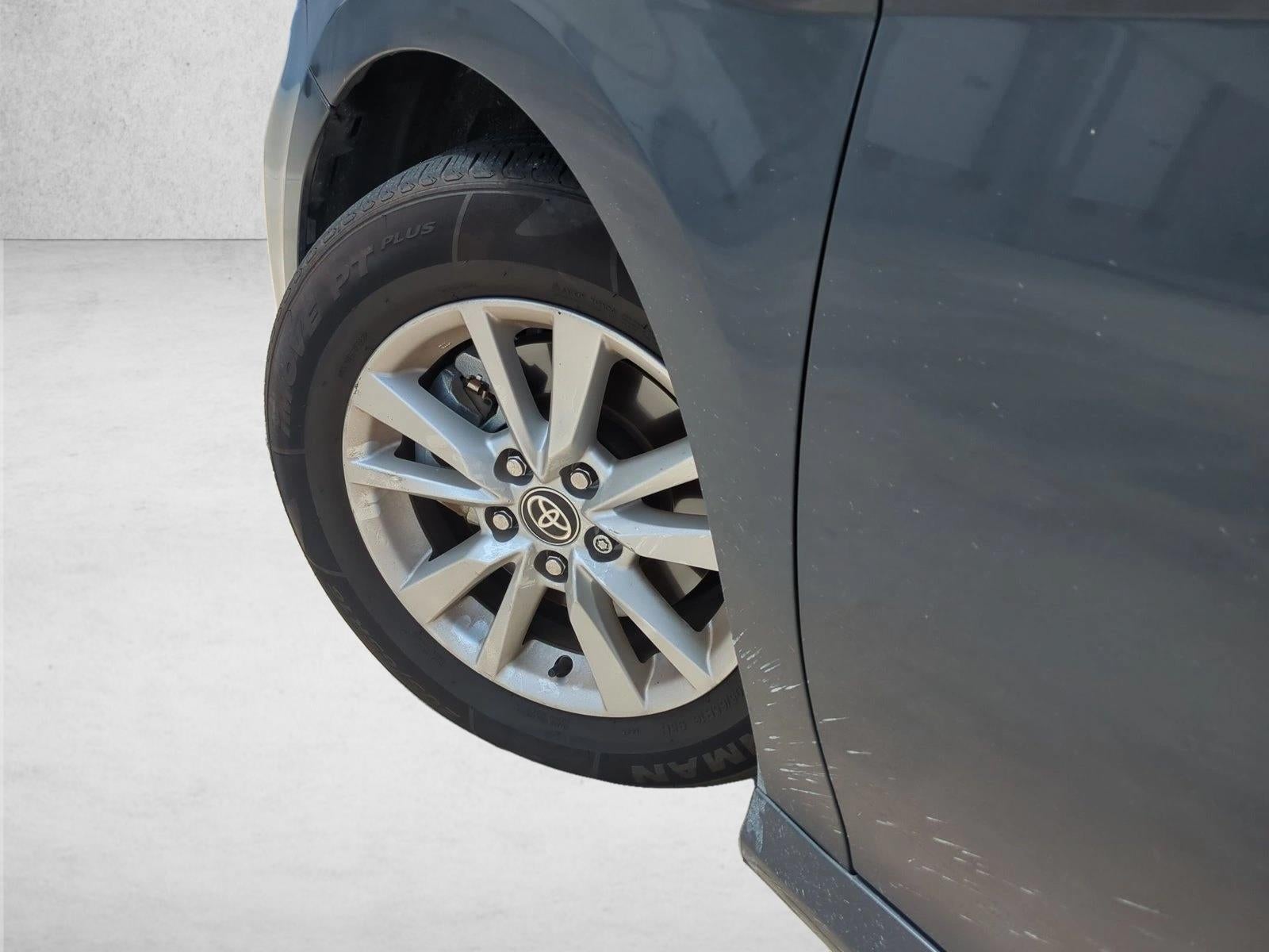 2025 Toyota Camry LE (Natl)