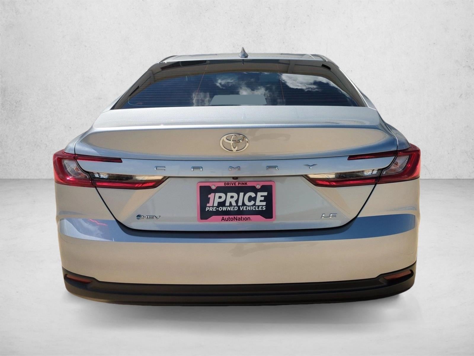 2025 Toyota Camry LE (SE)