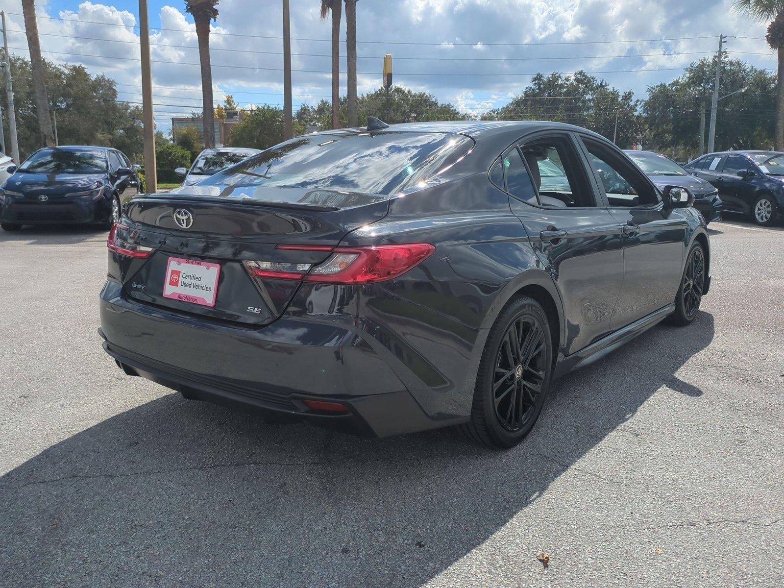 2025 Toyota Camry SE (SE)