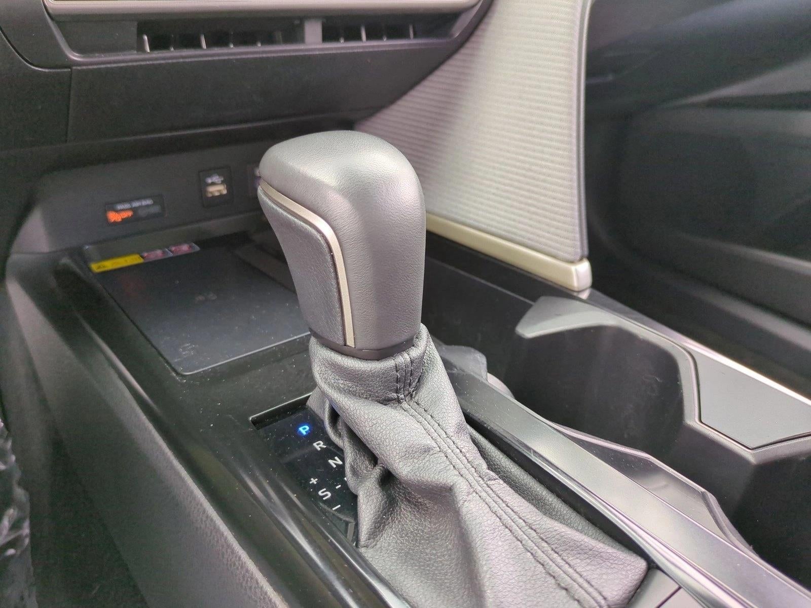 2025 Toyota Camry SE (Natl)
