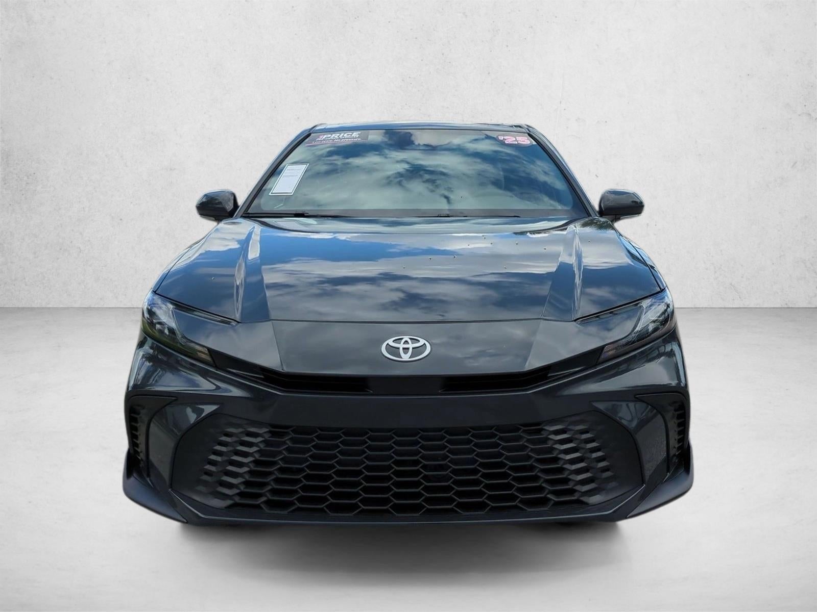 2025 Toyota Camry SE (Natl)