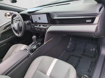2025 Toyota Camry SE (Natl)