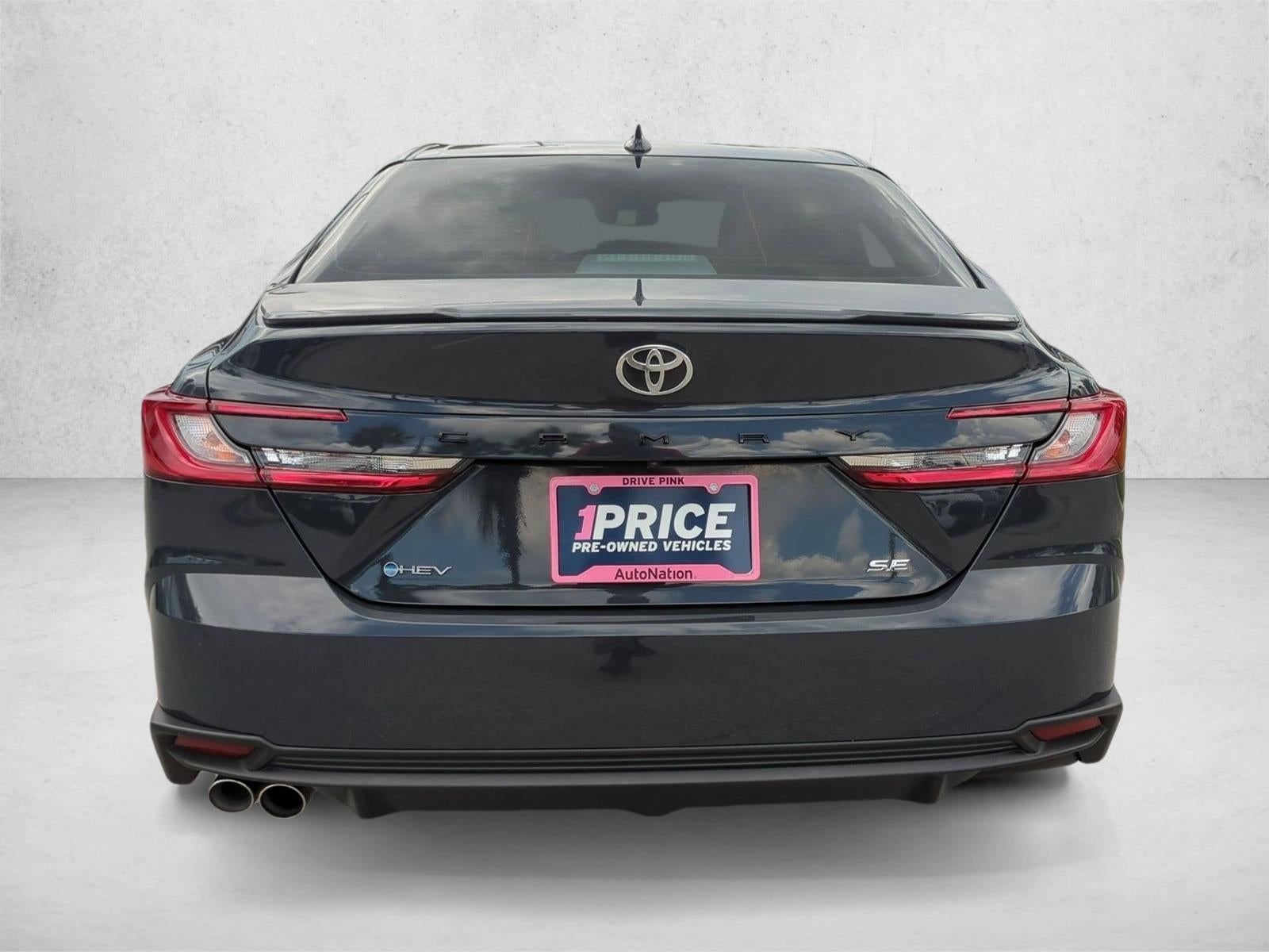 2025 Toyota Camry SE (Natl)