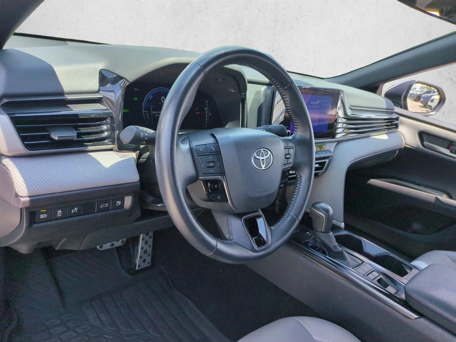 2025 Toyota Camry SE (Natl)