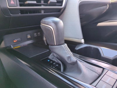 2025 Toyota Camry SE (Natl)