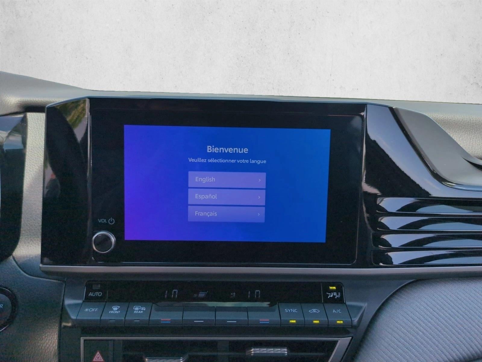 2025 Toyota Camry SE (Natl)