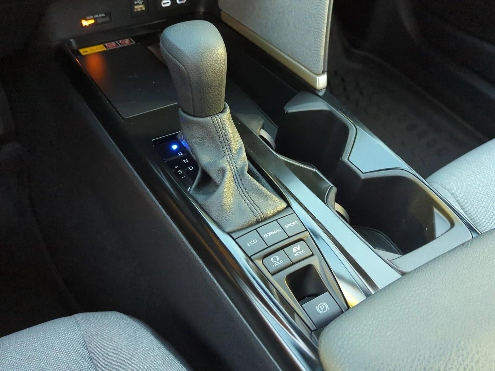 2025 Toyota Camry LE (Natl)