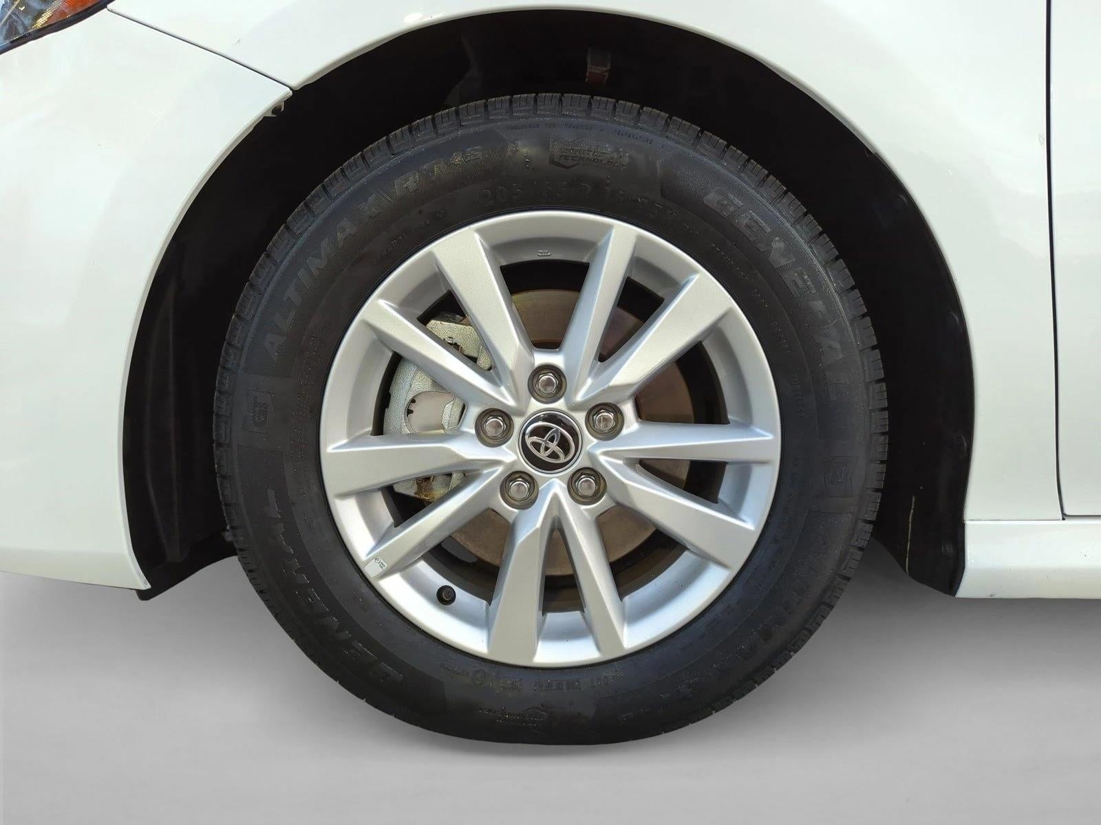 2025 Toyota Camry LE (Natl)
