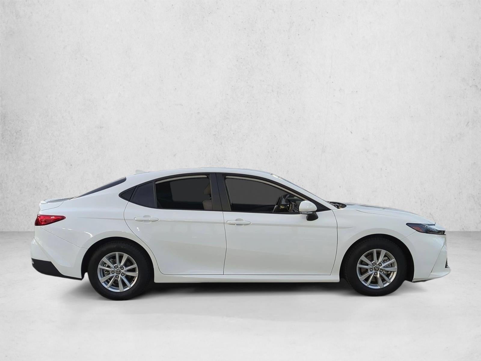 2025 Toyota Camry LE (Natl)